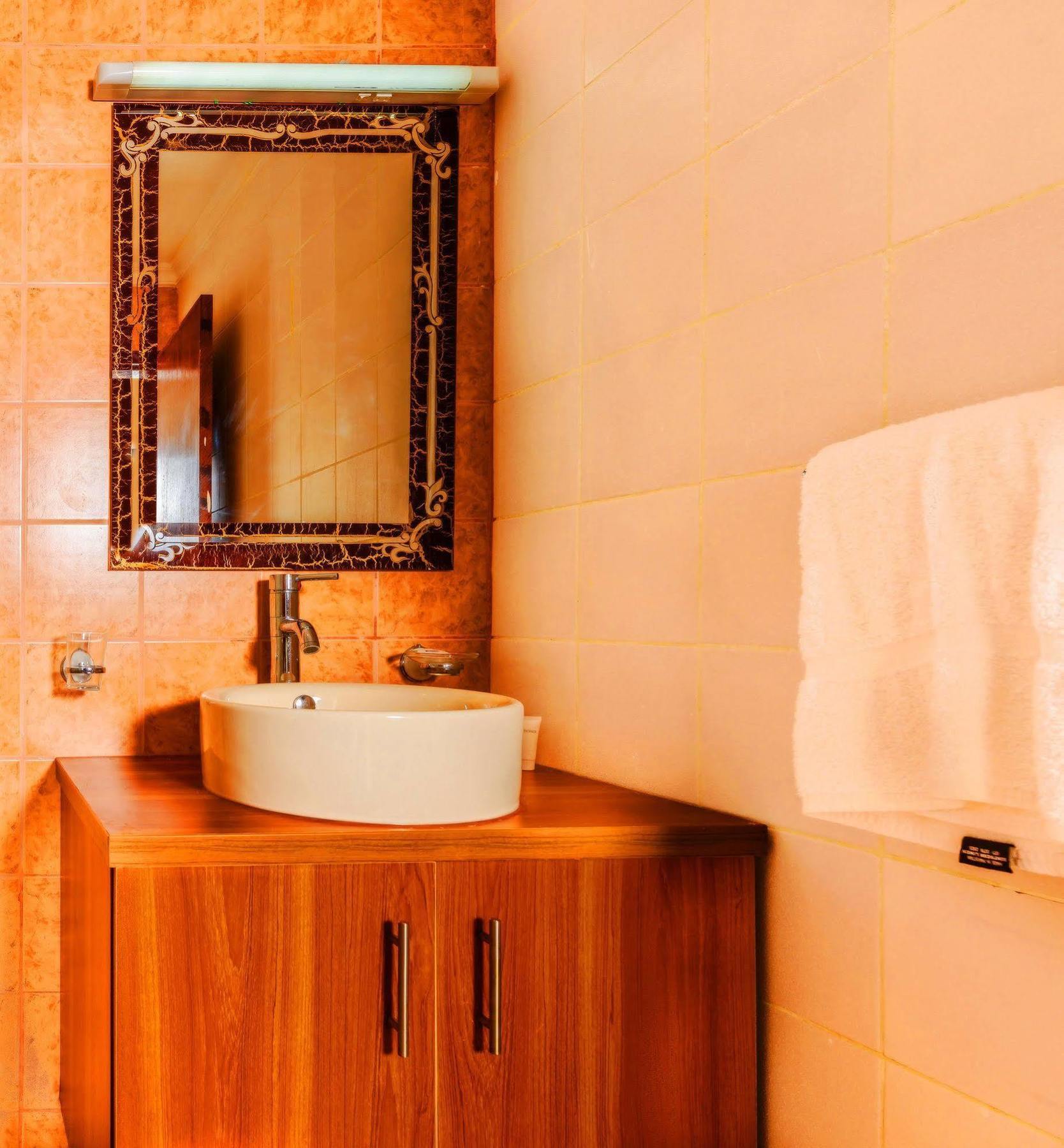 Bravo Royal Hotel Suites Kuwait City Eksteriør billede