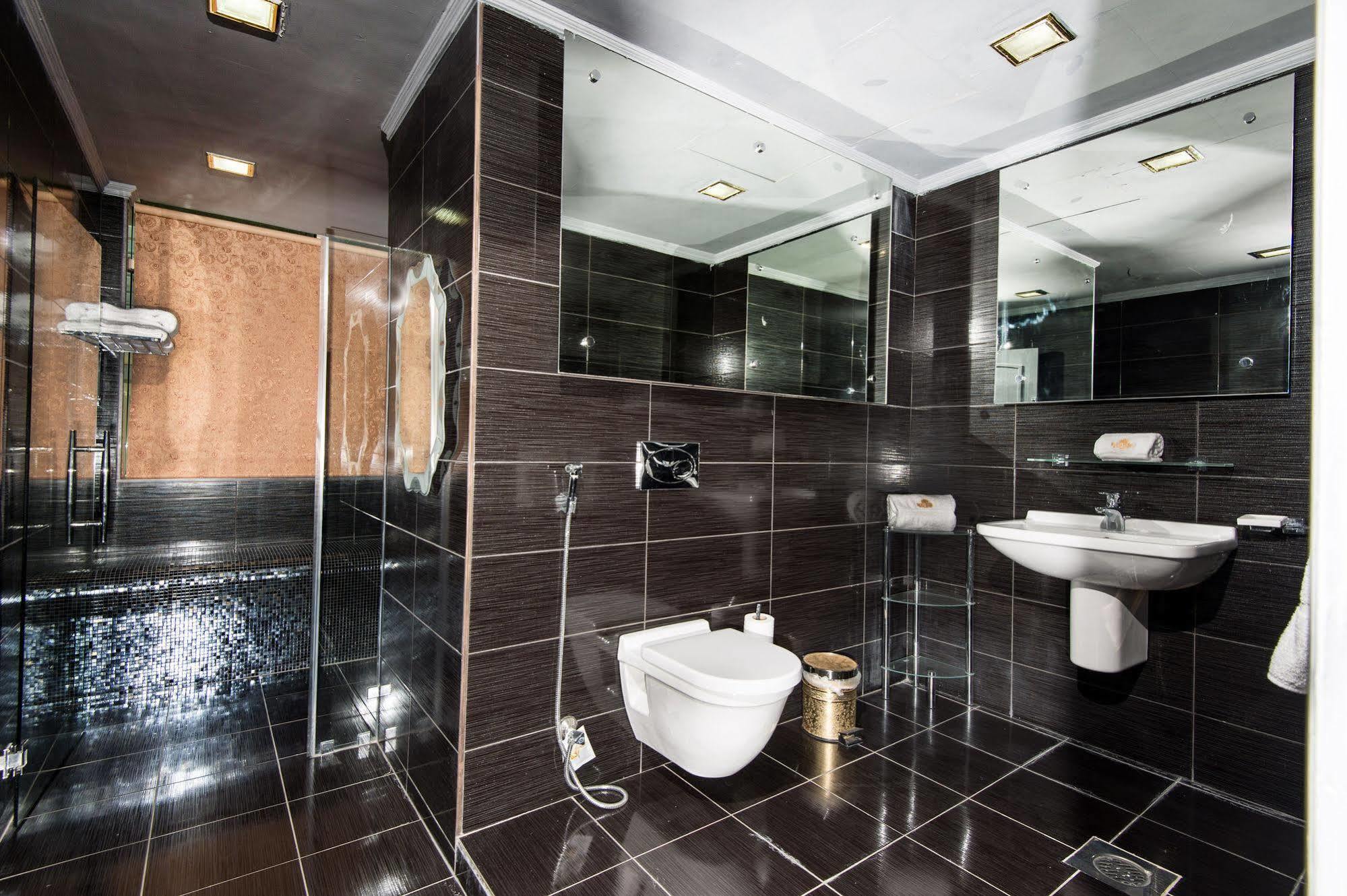 Bravo Royal Hotel Suites Kuwait City Eksteriør billede
