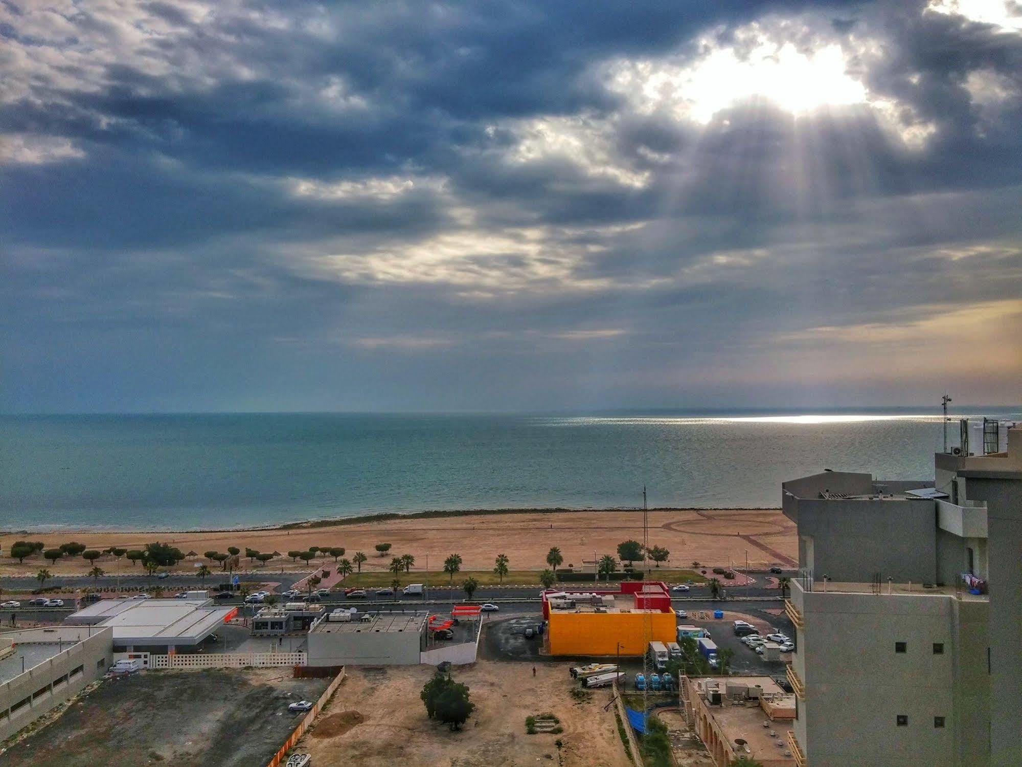 Bravo Royal Hotel Suites Kuwait City Eksteriør billede