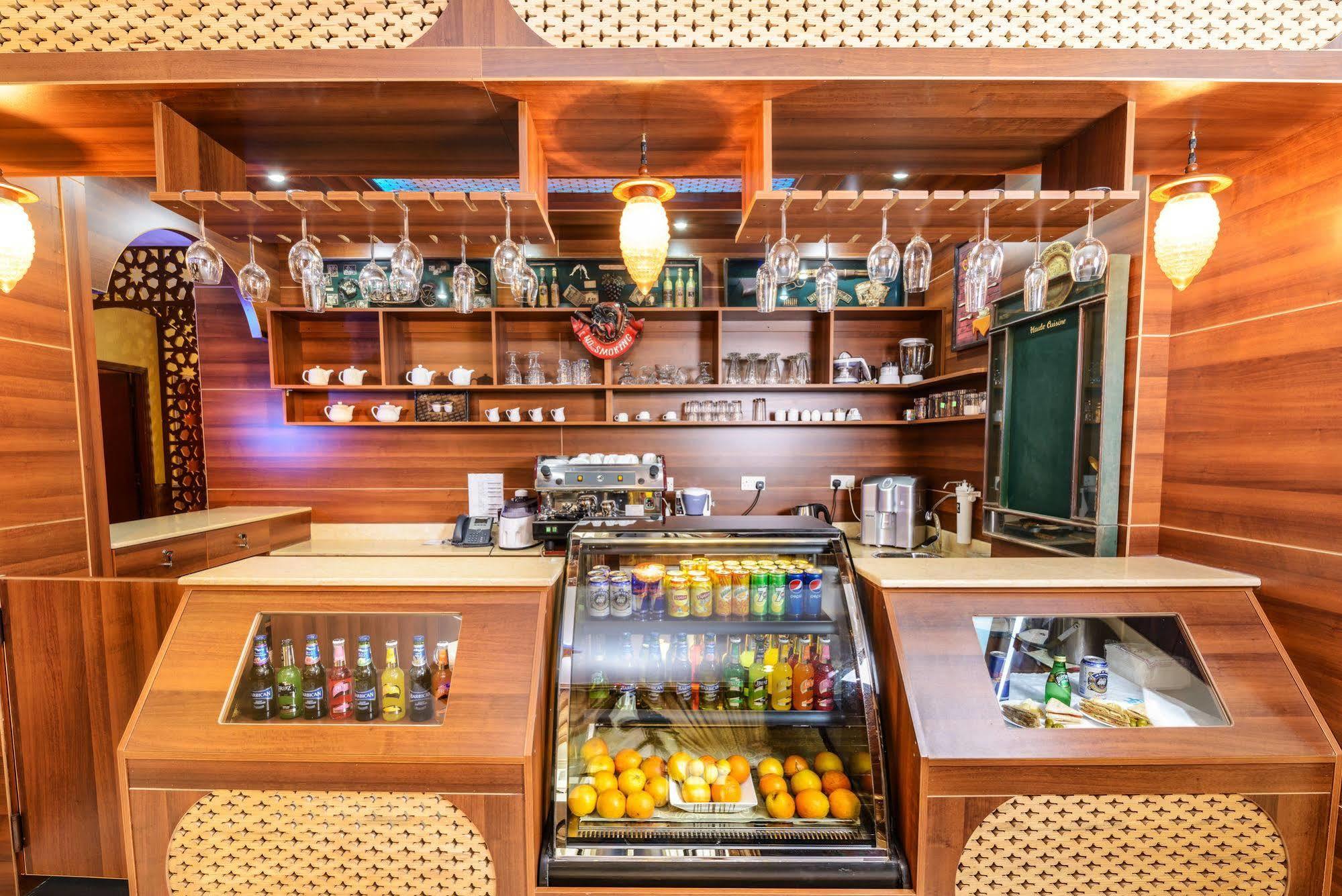 Bravo Royal Hotel Suites Kuwait City Eksteriør billede