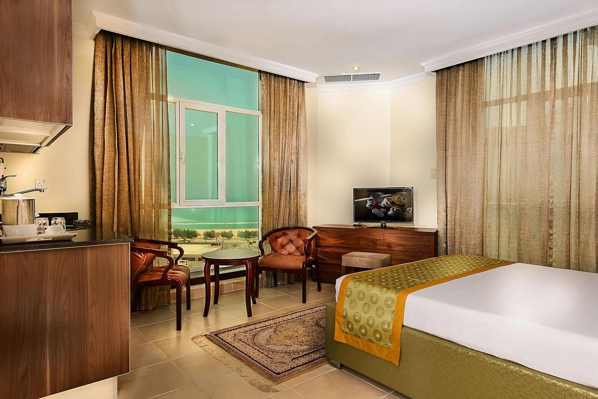 Bravo Royal Hotel Suites Kuwait City Eksteriør billede
