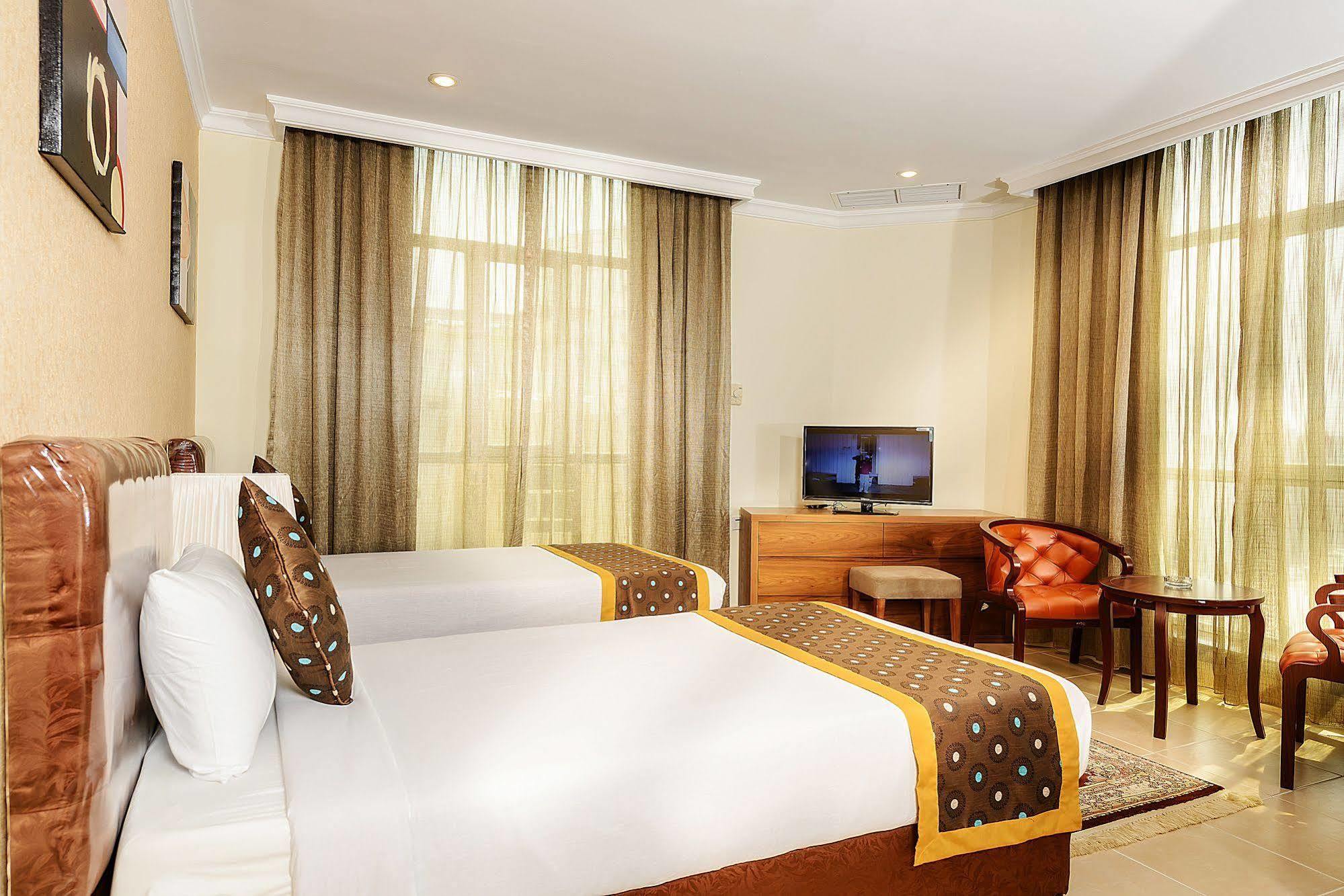 Bravo Royal Hotel Suites Kuwait City Eksteriør billede
